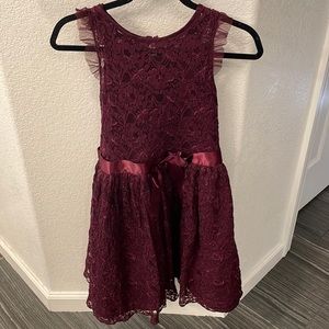 Girls burgundy lace holiday dress size 20.5